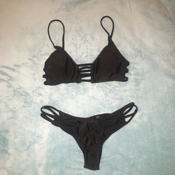 Black Strapy Bathing Suit Set - Picture 2 of 4